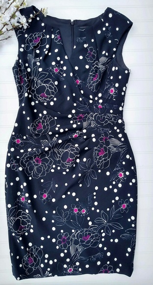 Adrianna Papell Dresses & Skirts - *HP* Adrianna Papell Navy Floral Sleeveless Sheath